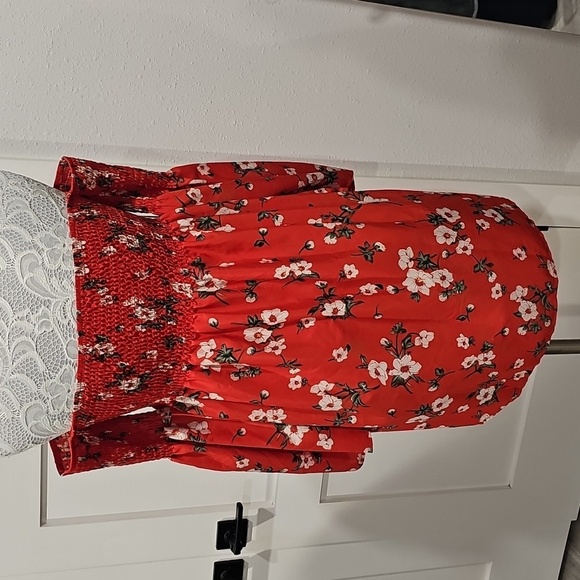 Shein floral bell sleeve rushed bust mini dress. Size M - Picture 4 of 9